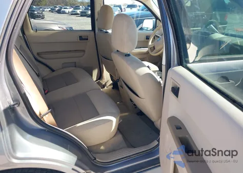 2008 Ford Escape Xlt z USA, uszkodzony, nr VIN 1FMCU03158KA92479